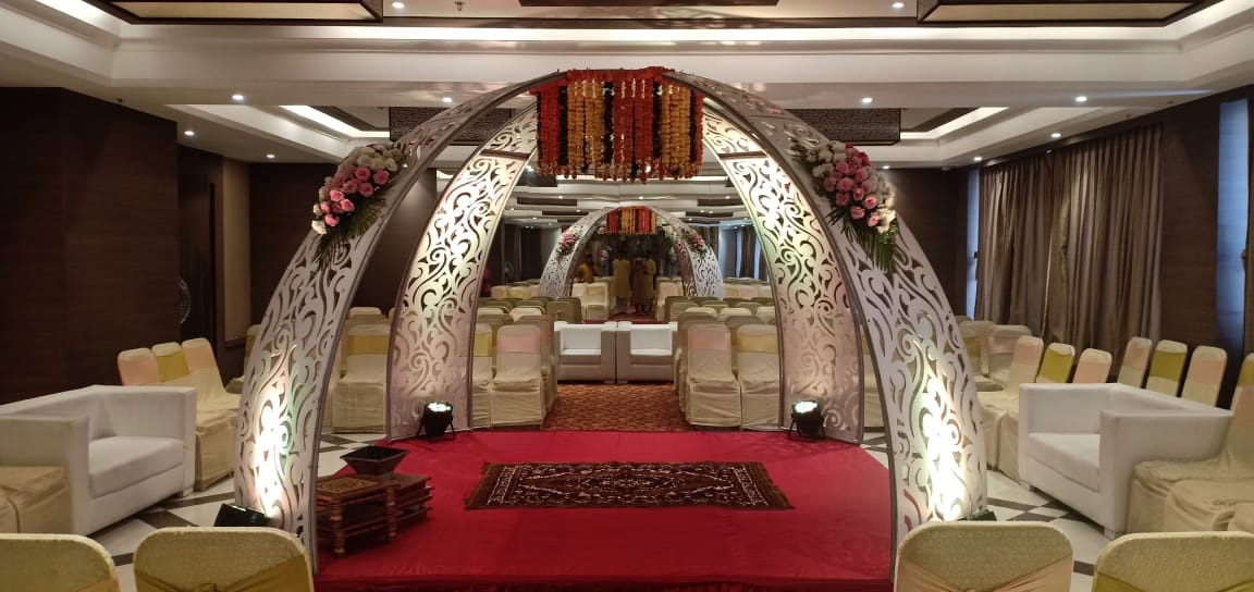 Party Lawns Banquet Halls In Kandivali Kandivli Recreation Club   Banquet Hall Inside.JPG